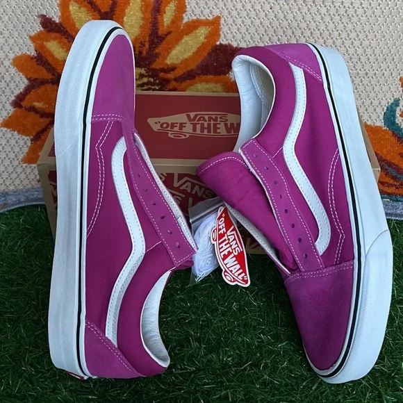 Vans •Old School Fuchsia Red/True White Men’s sneakers